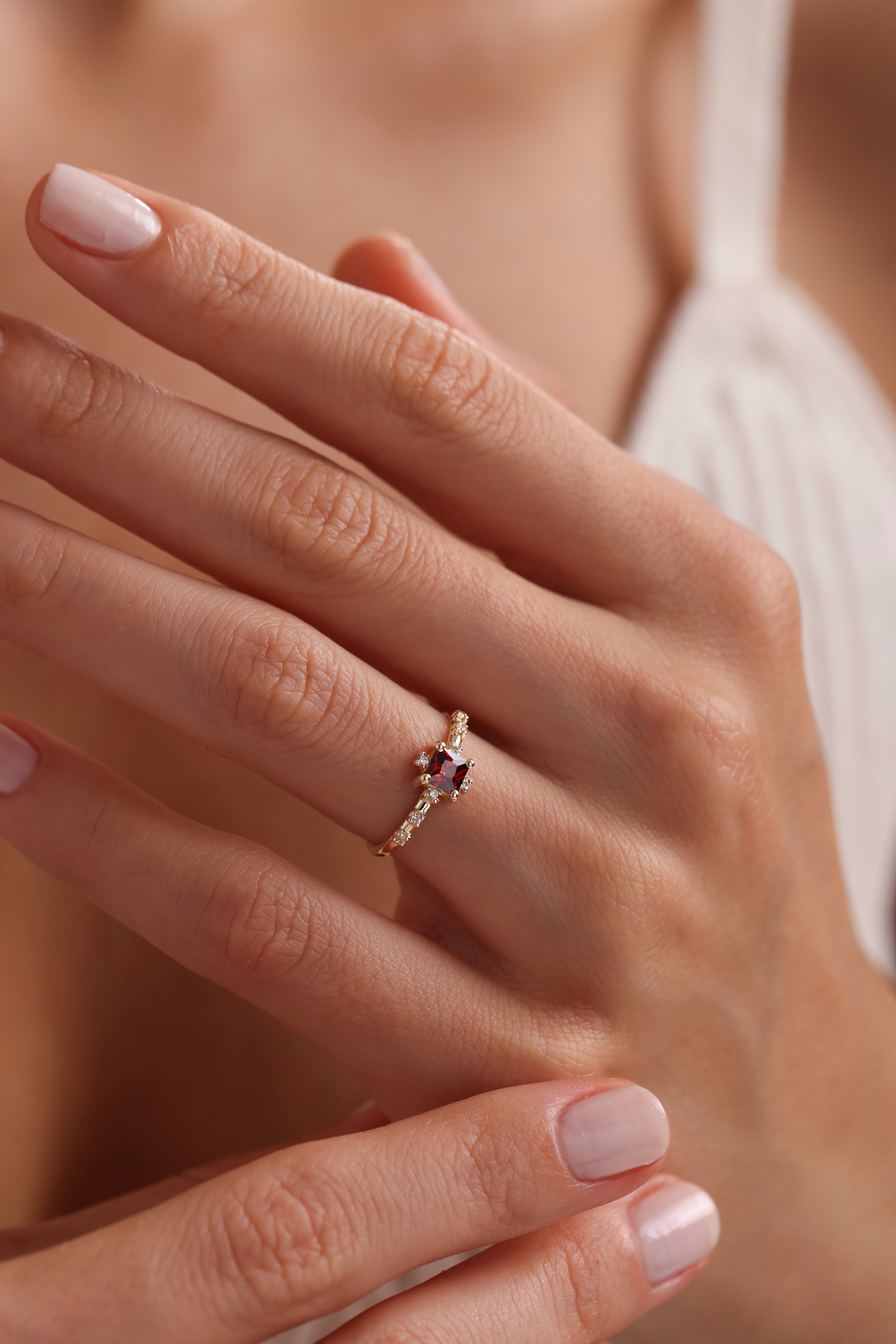 14k Gold Garnet Diamond Ring