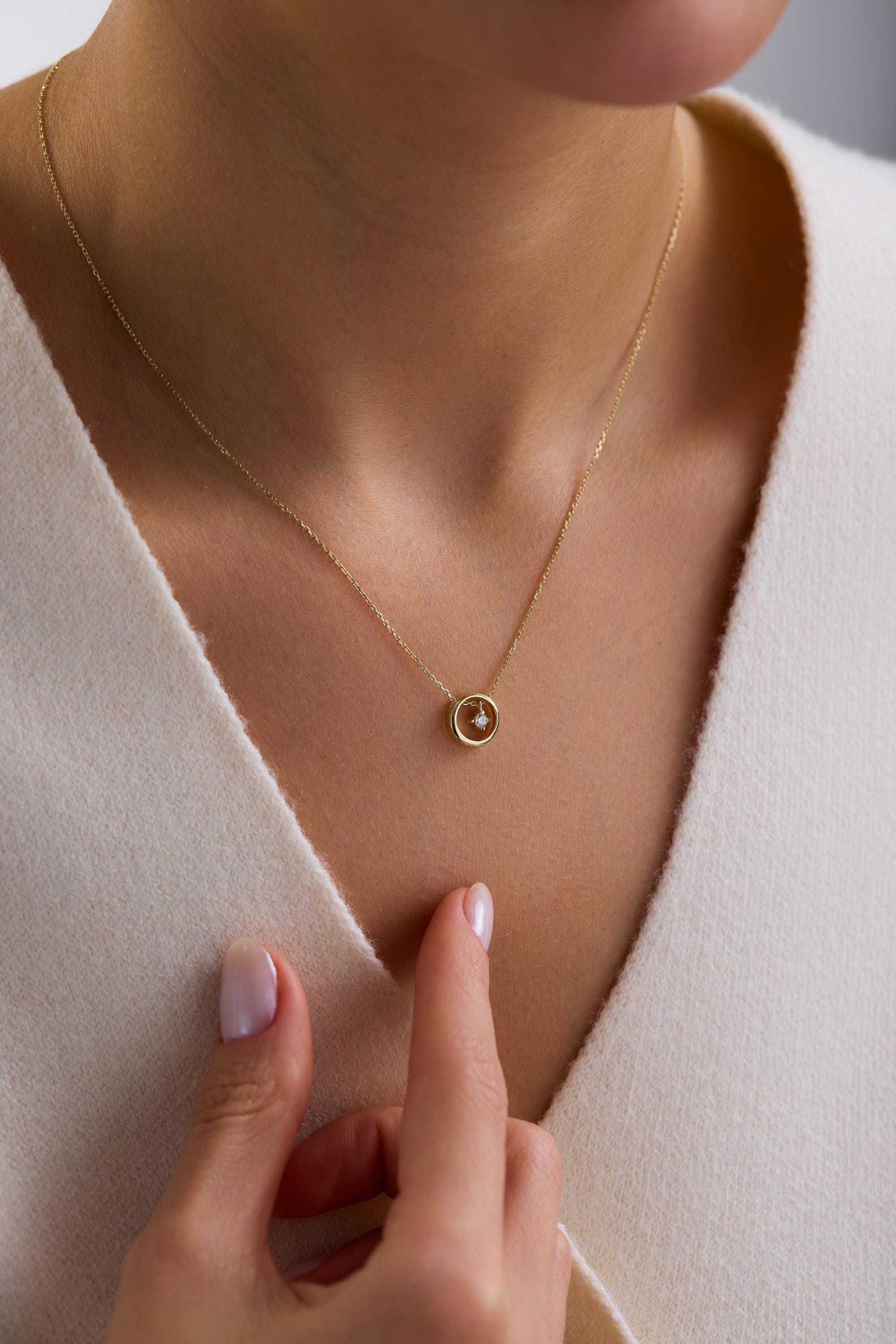 14K Dainty Diamond Circle Necklace