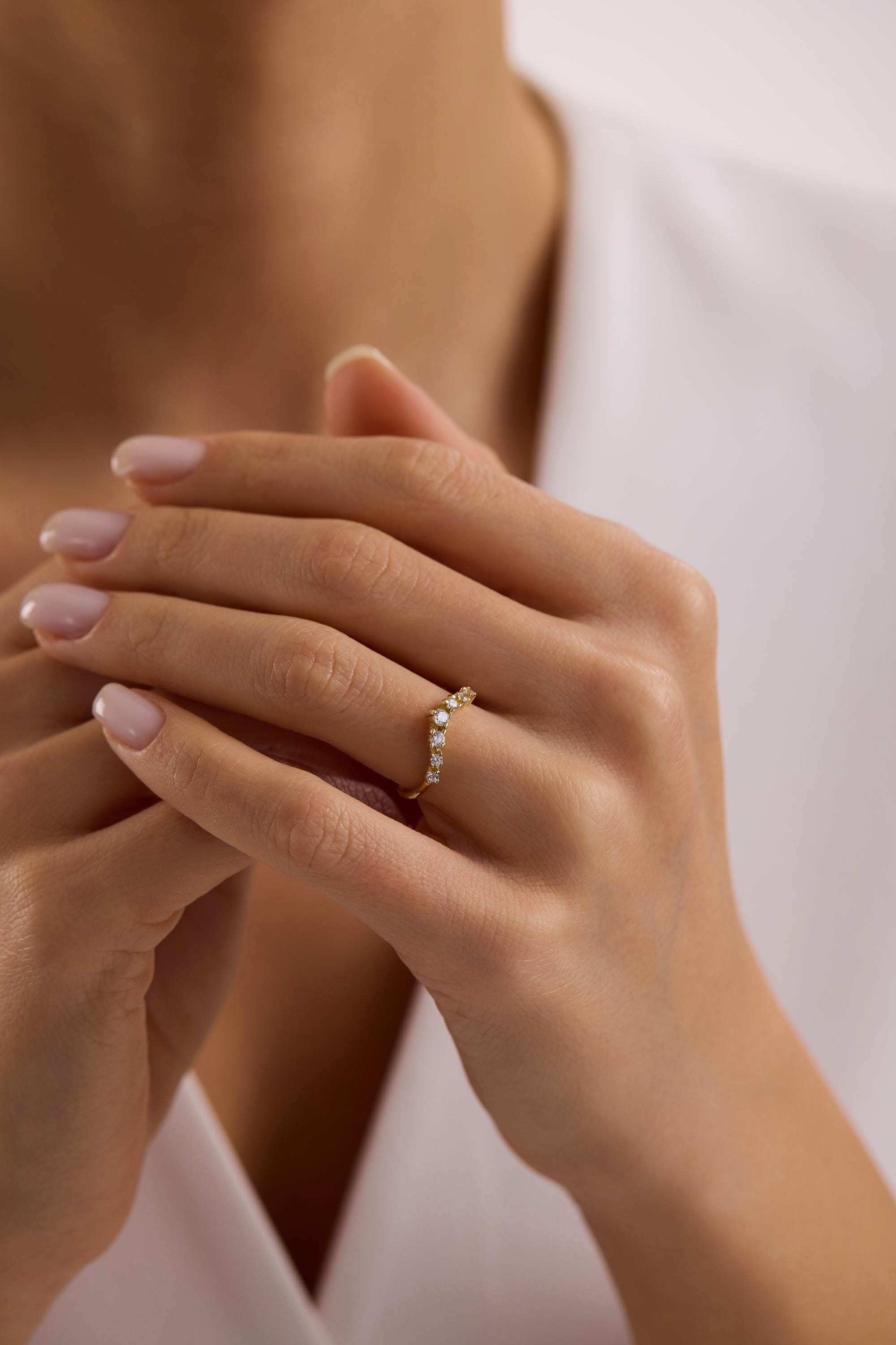 14K Gold Graduated Curve Diamond Band