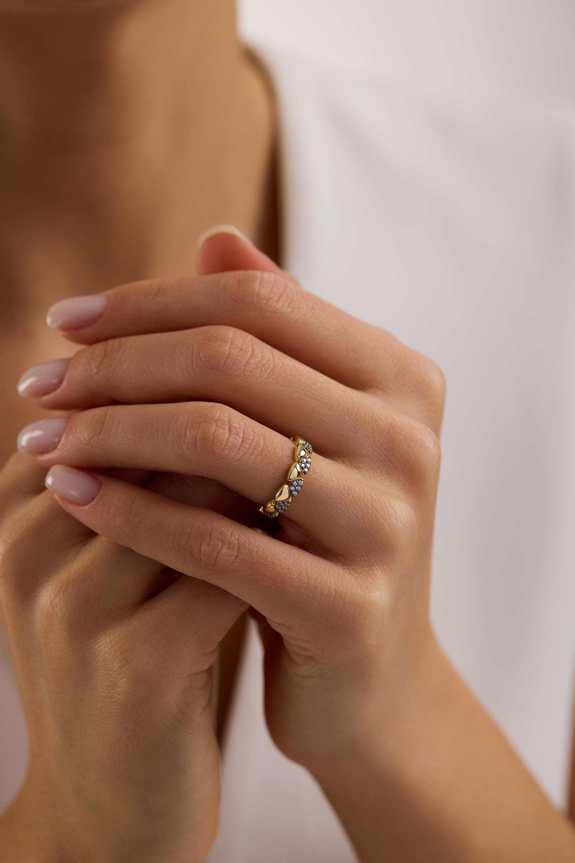 14K Gold Geometric Alternating Pavé Eternity Band