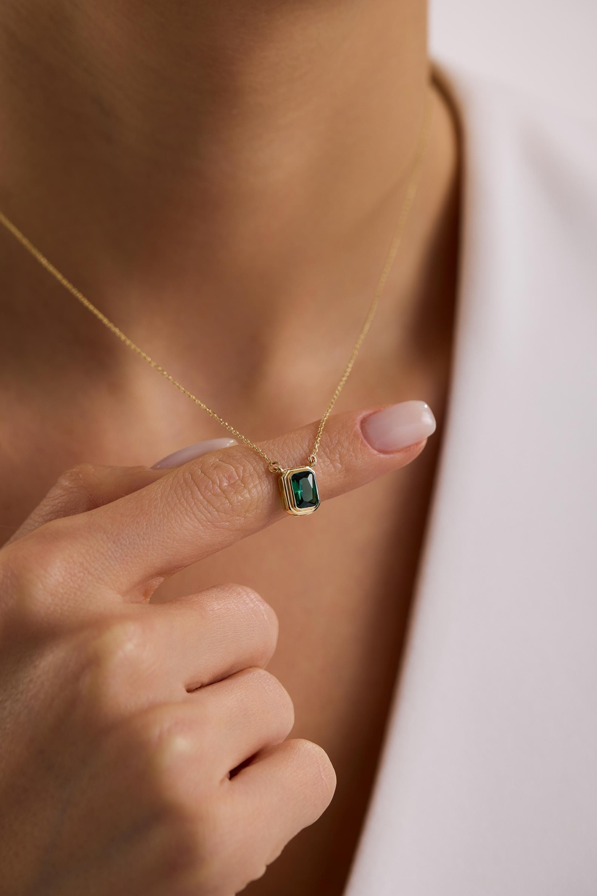 14K Gold Emerald Cut Green Bezel Solitaire Necklace