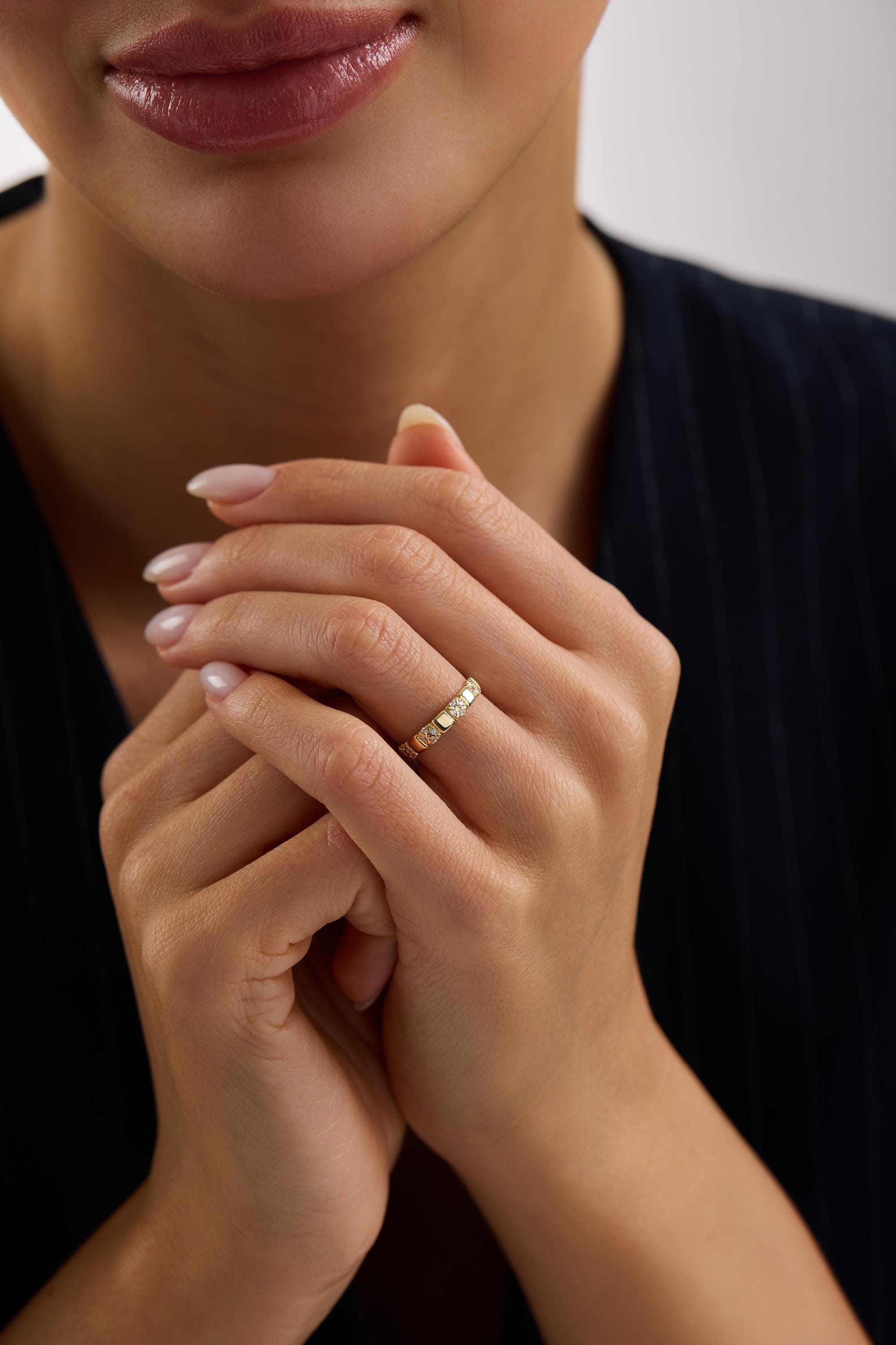 14K Gold Diamond Square Link Band Ring Modern Stackable