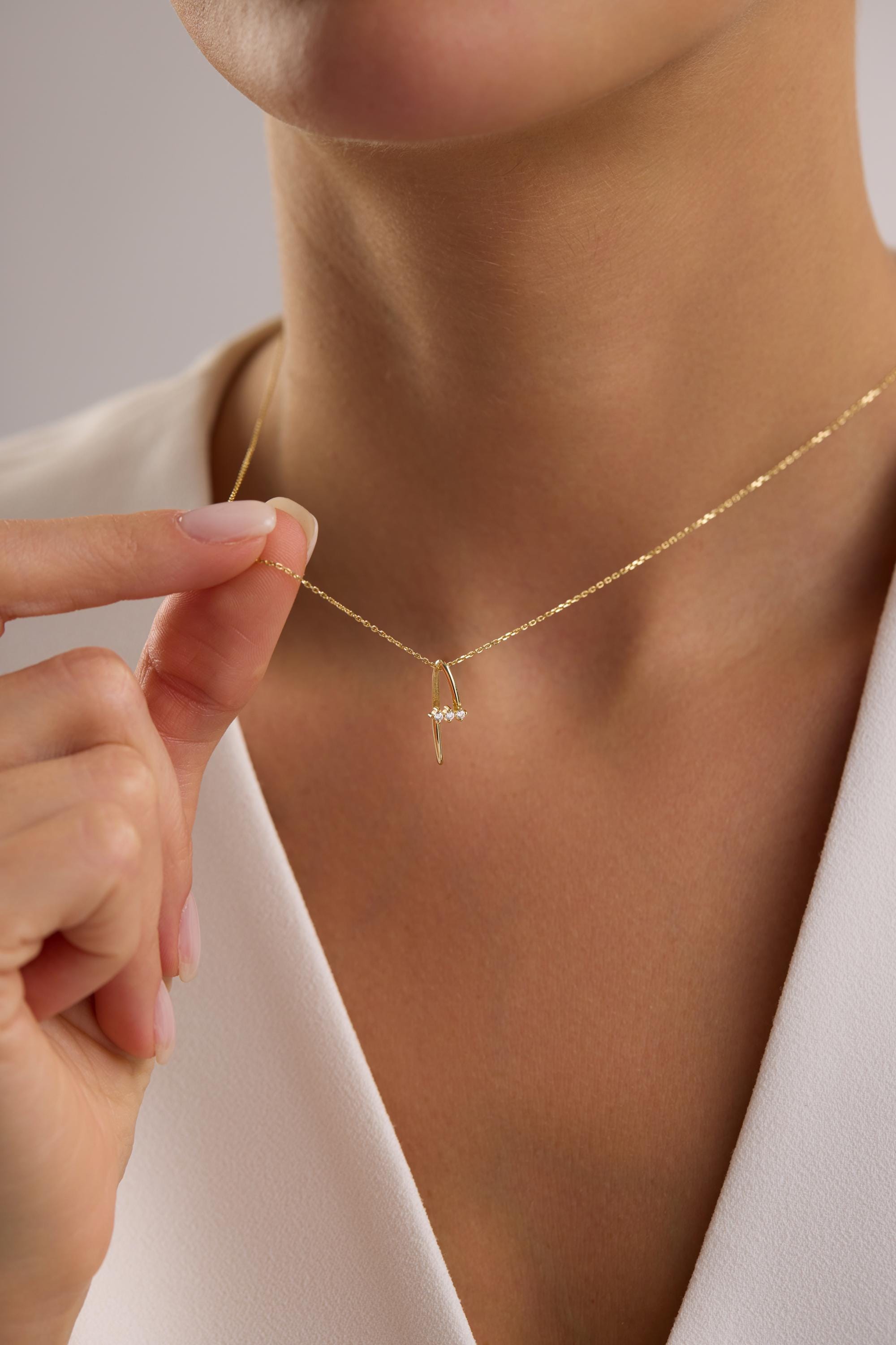 14K Gold Three Stone Wave Pendant Necklace