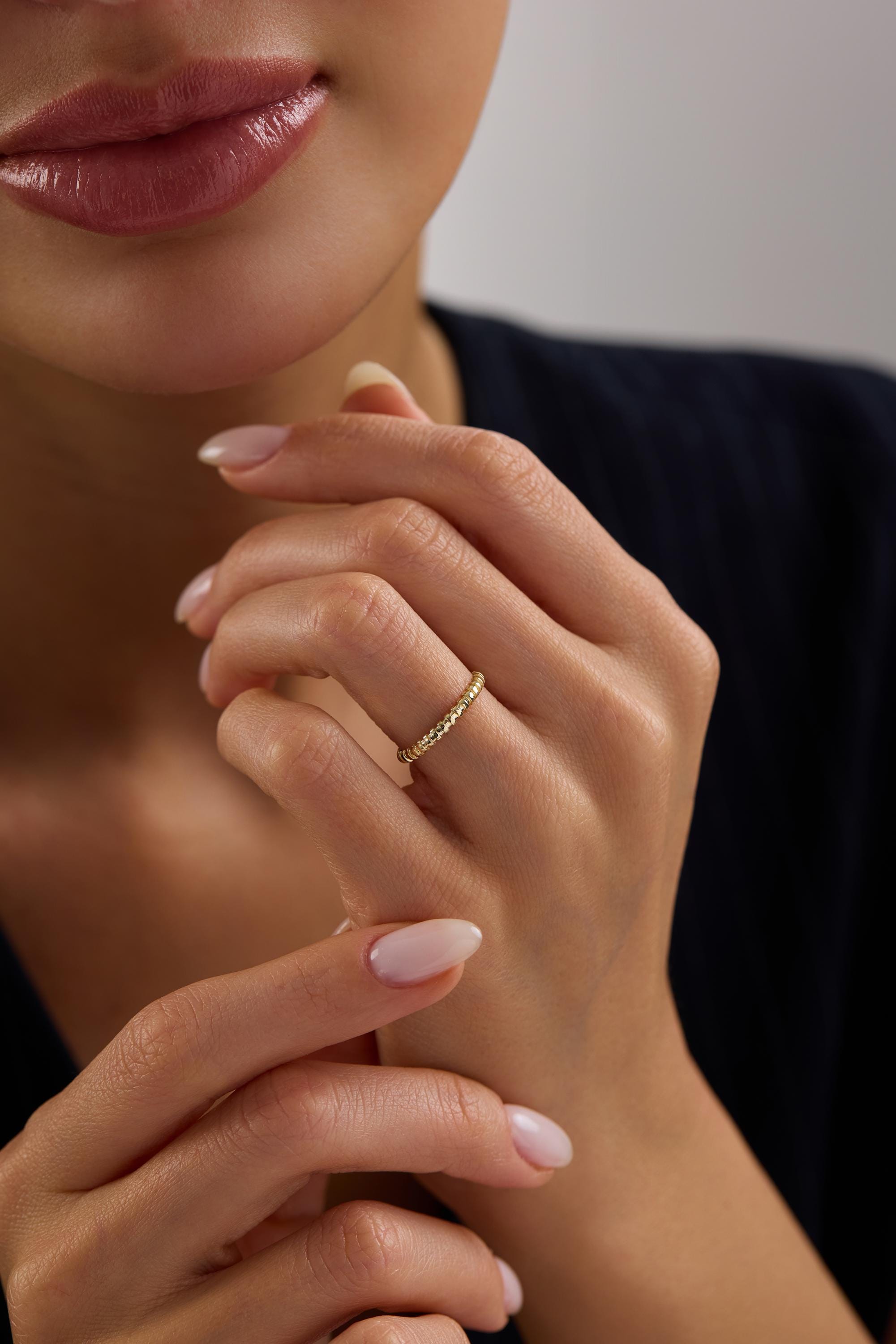 14K Gold Ribbed Texture Band Ring Modern Stacking Ring