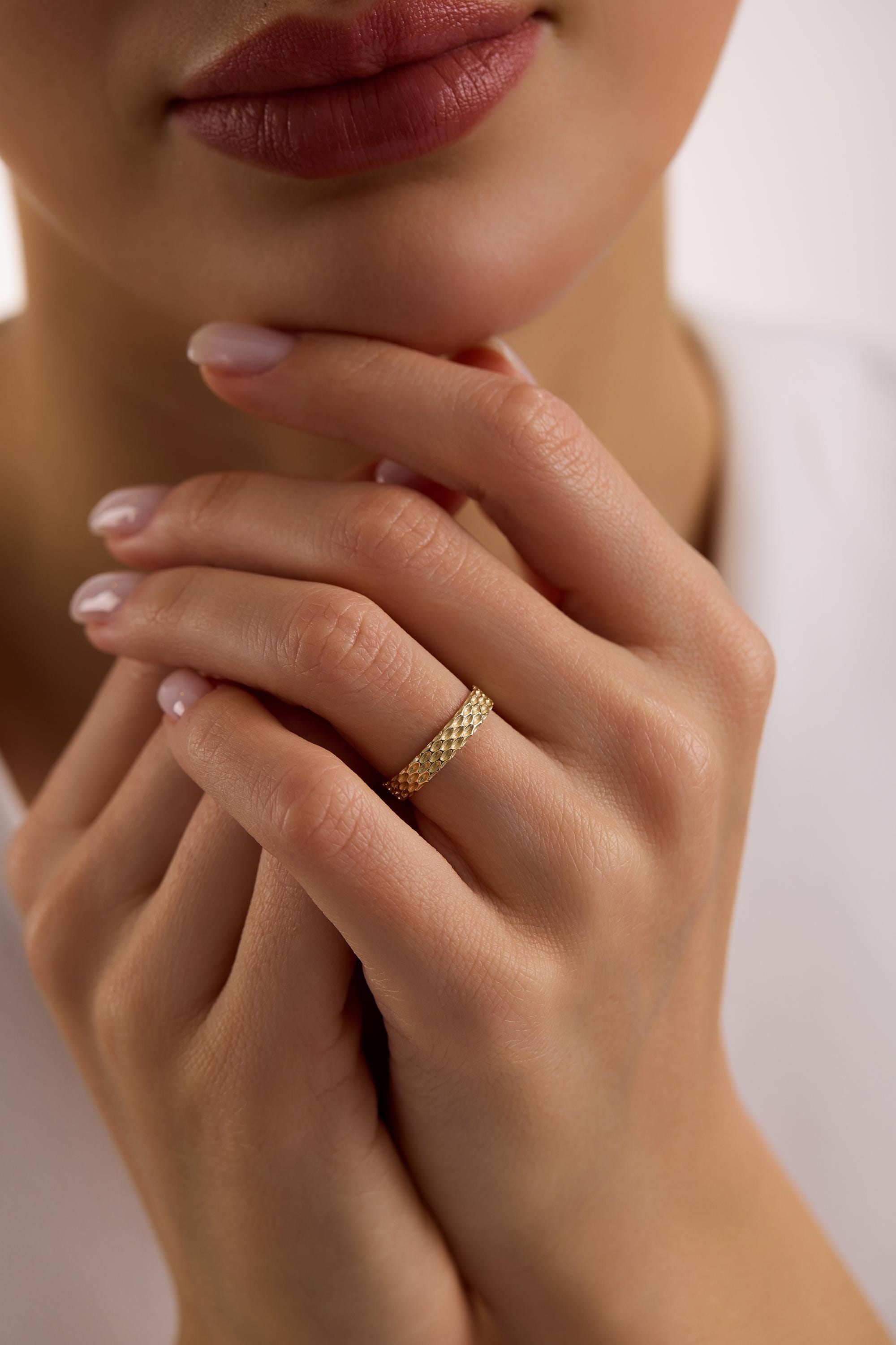 14K Gold Hobnail Pyramid Textured Stacking Band