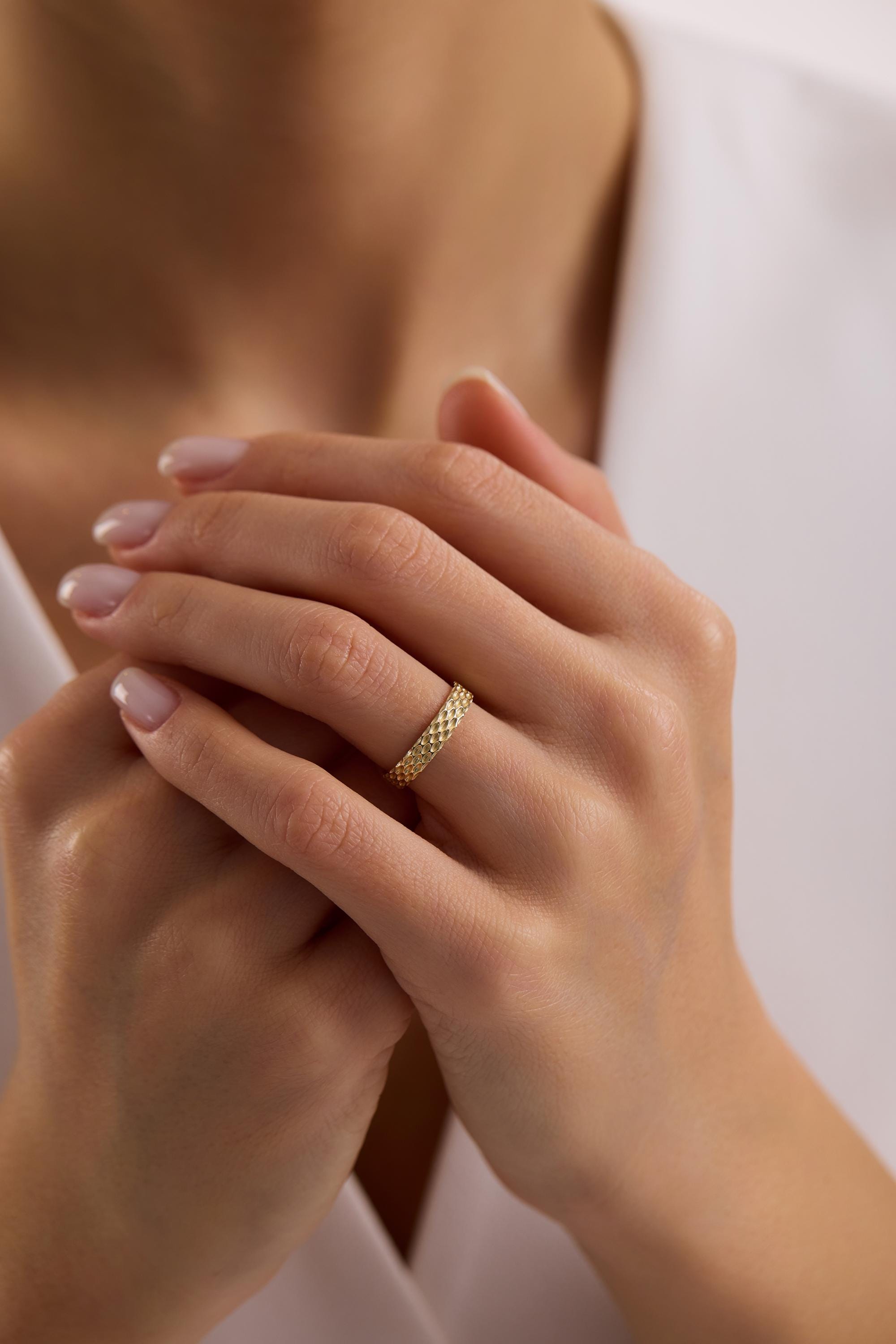 14K Gold Hobnail Pyramid Textured Stacking Band