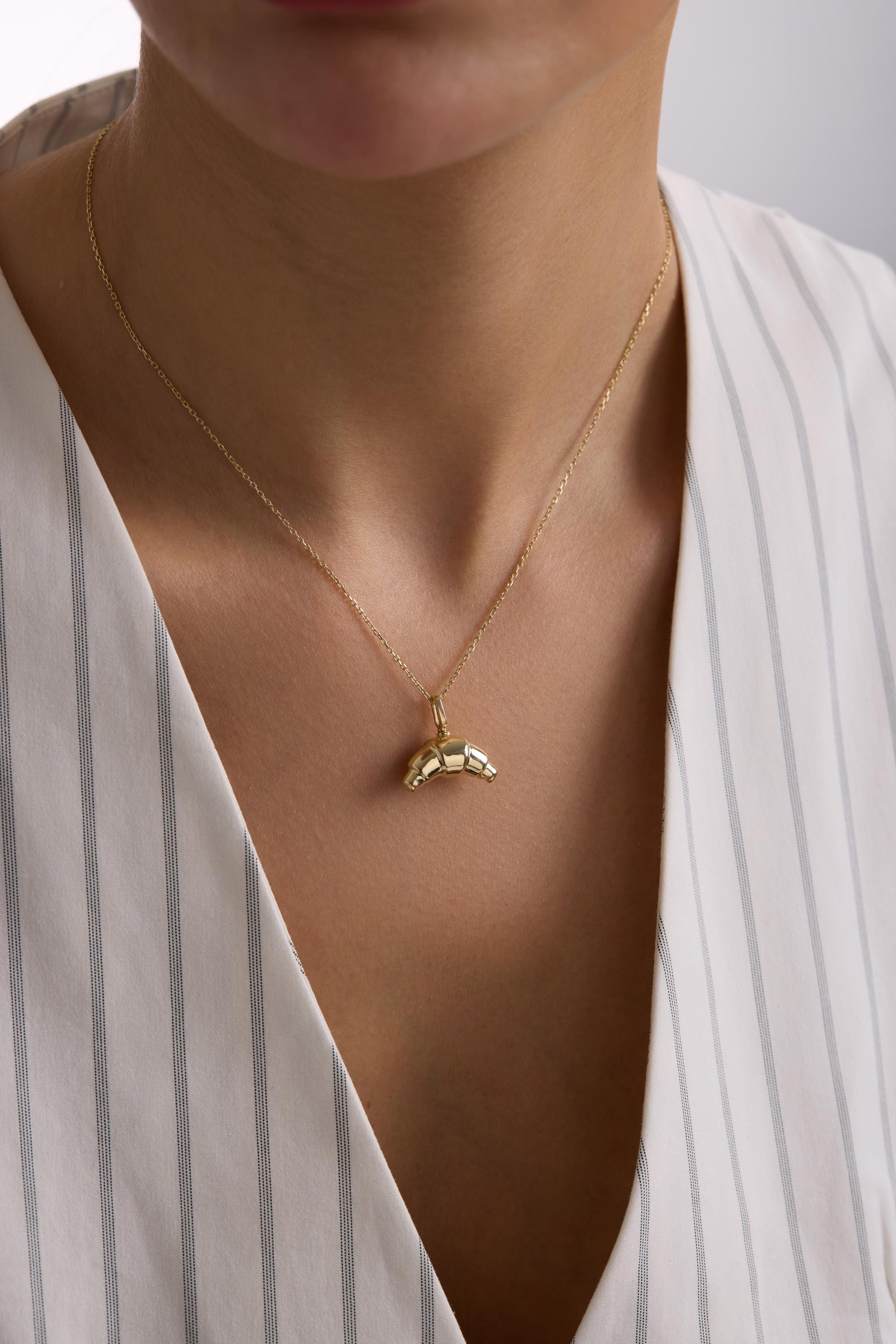 14K Gold Croissant Pendant Necklace