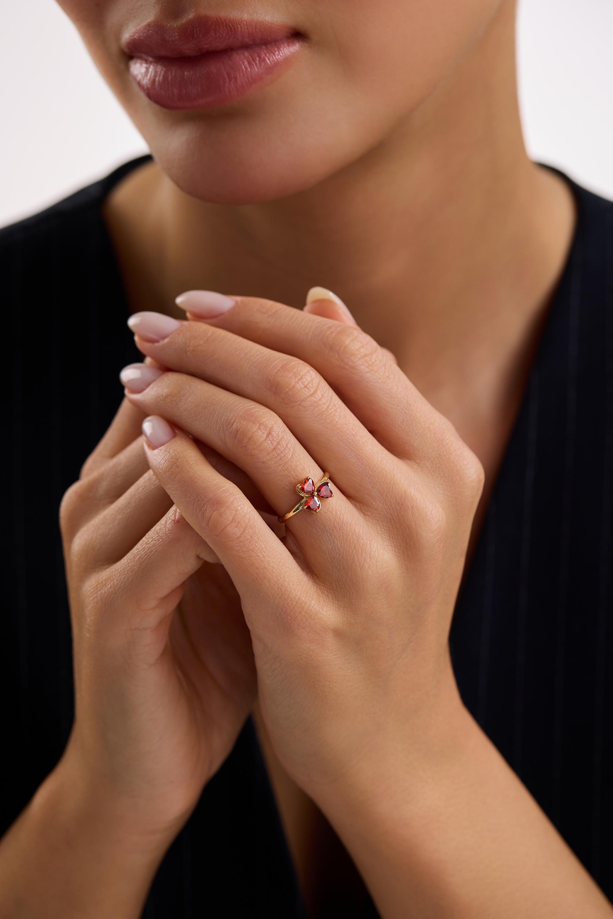 14K Gold Garnet Heart Cluster Ring Three Stone Flower Ring